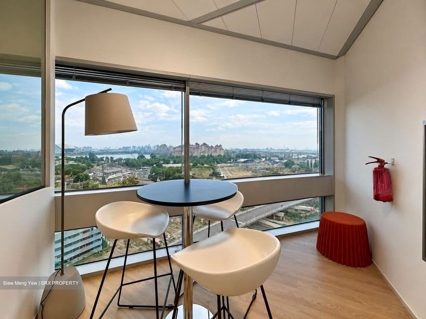 Gateway East (D7), Office #636605871